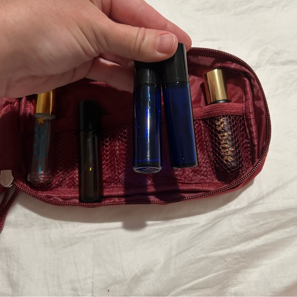 Young Living Zipper Pouch/Roller Ball Kit - Picture 7 of 10